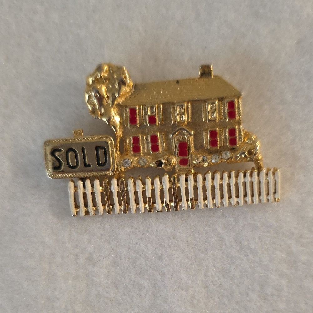 Charming Gold and Red House Brooch